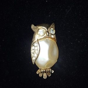 Vintage owl with pearl brooch